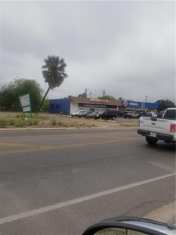 715 S Texas Blvd, Weslaco, TX 78596 - photo 2