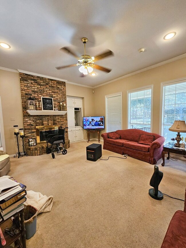 2001 Venture View, Palestine, TX 75803 - photo 5