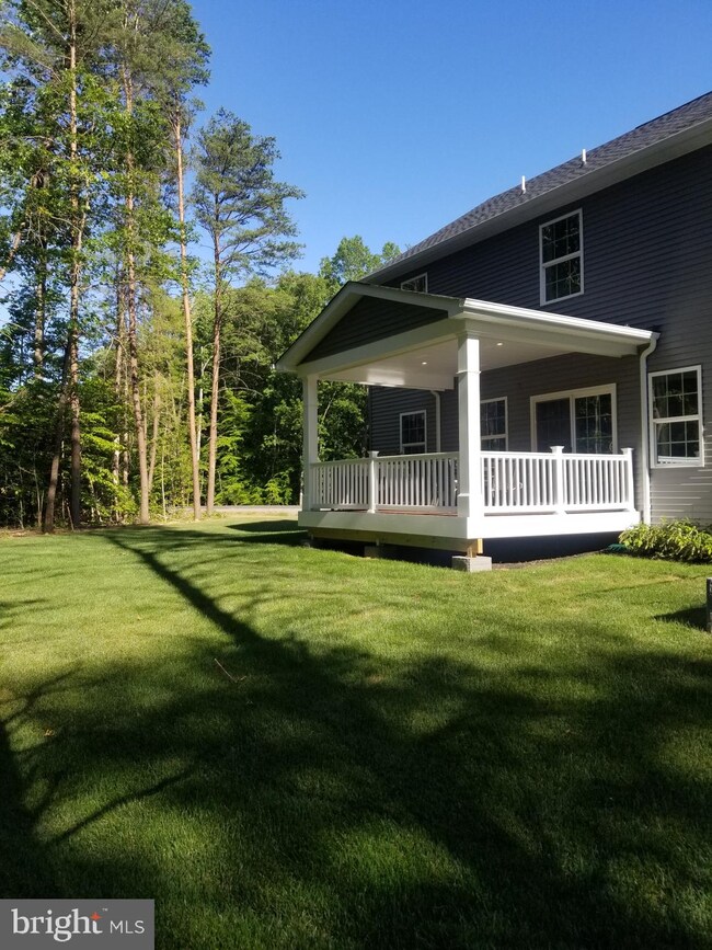 227 Southern View Dr, Stafford, VA 22554 - photo 2