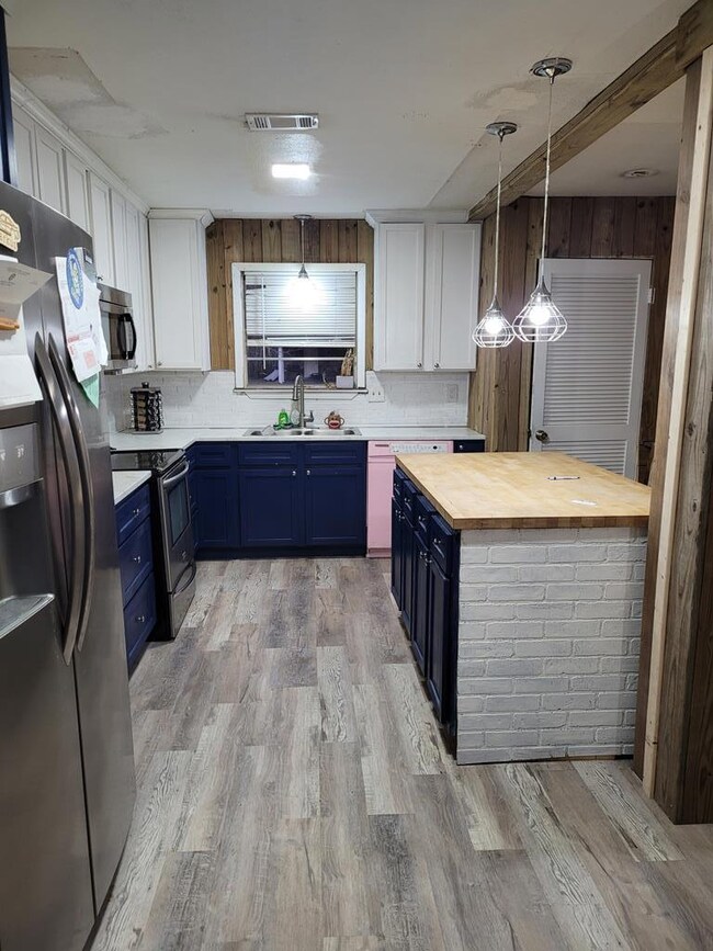 2nd view of kitchen