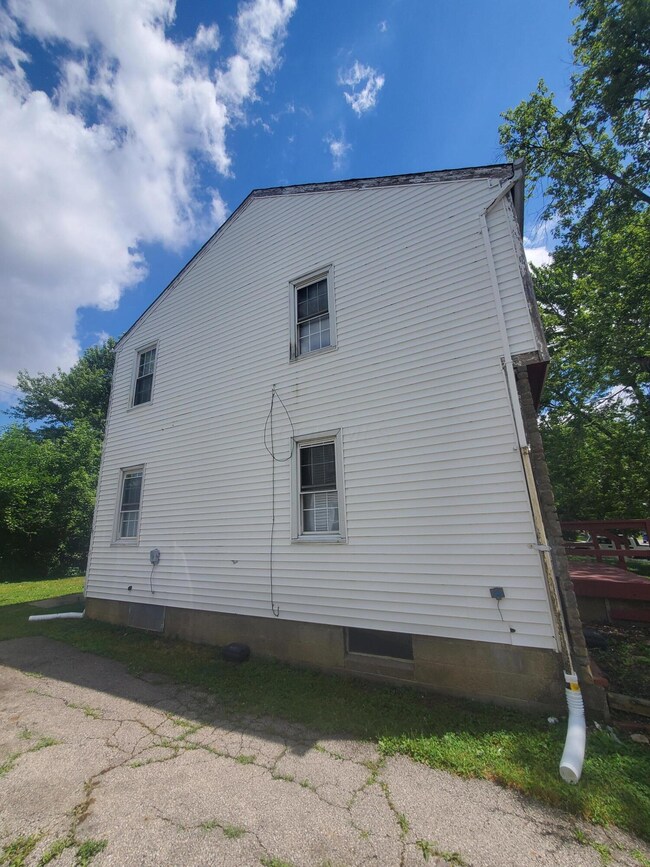 2768-2770 Vanderberg Ave, Columbus, OH 43204 - photo 3