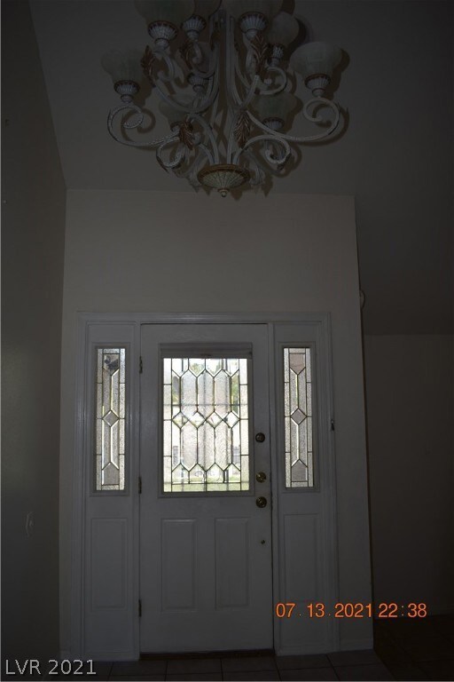INTERIOR ENTRY WAY