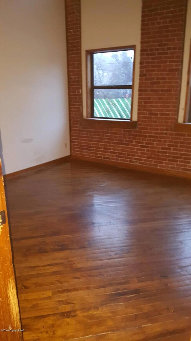 633 Mckinley St unit 103, Hazleton, PA 18201 - photo 7