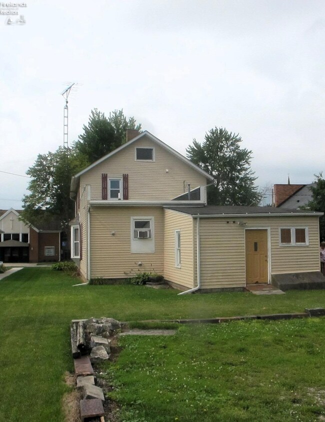 210 W 1st St, Woodville, OH 43469 - photo 6