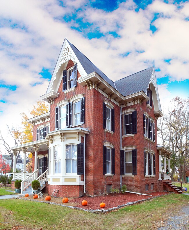 110 E Catharine St, Milford, PA 18337 - photo 2