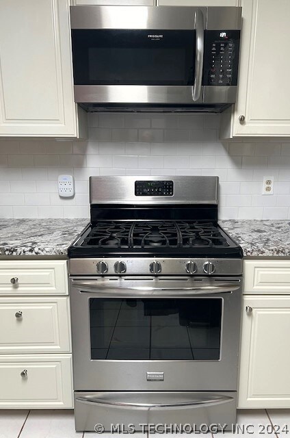 Great stainless steel built-in microwave as well a