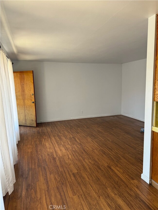 527 Cedar Ave unit 2M, Long Beach, CA 90802 - photo 3