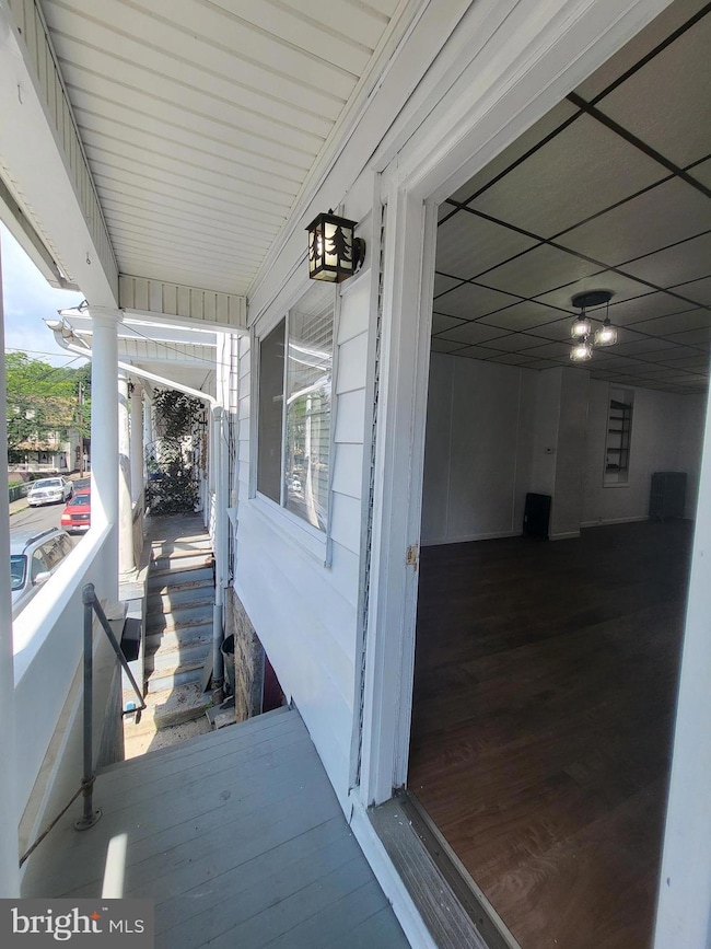 221 E Cameron St, Shamokin, PA 17872 - photo 3