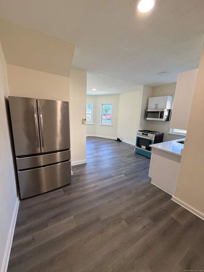 13 Lines St, New Haven, CT 06519 - photo 4