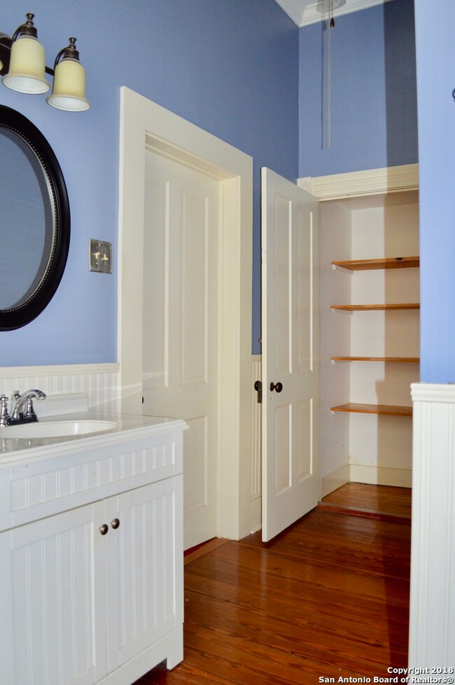 326 Madison unit 7, San Antonio, TX 78204 - photo 6