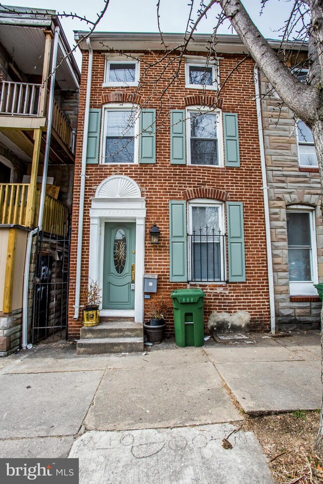 76 S Carrollton Ave, Baltimore, MD 21223 - photo 2