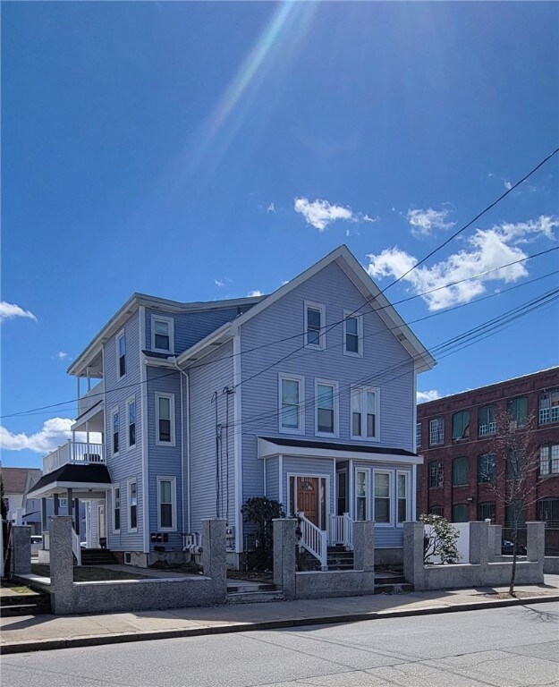 168 Cross St, Central Falls, RI 02863 - photo 2