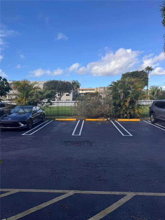 8454 NW 8th St unit 3, Miami, FL 33126 - photo 4