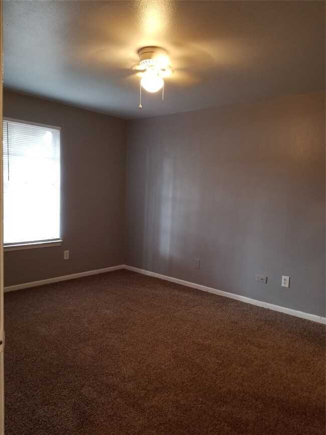 115 Commerce St, Magnolia, TX 77355 - photo 4