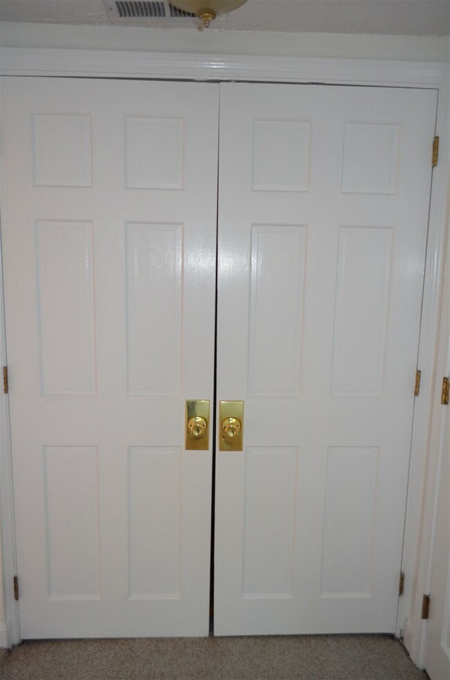 28 Cove Dr, Derry, NH 03038 - photo 7