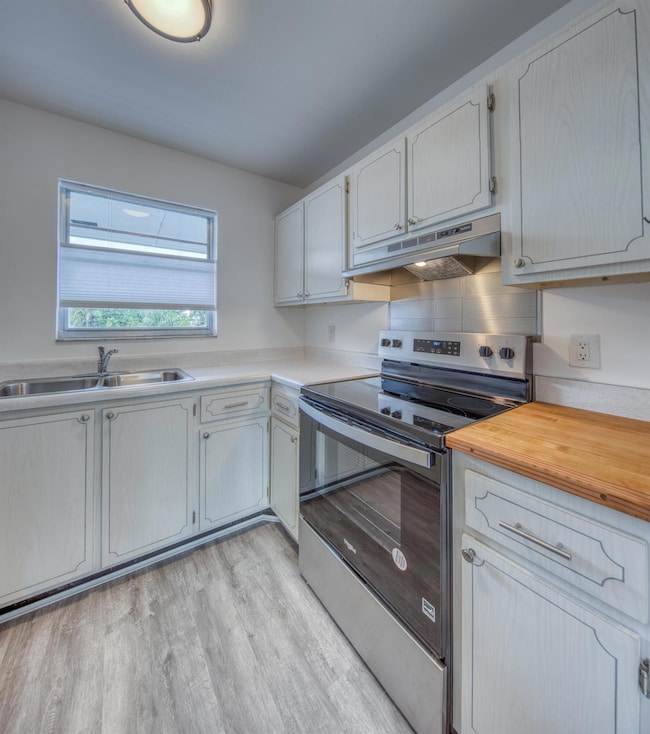 420 W Palm St unit A24, Lantana, FL 33462 - photo 4