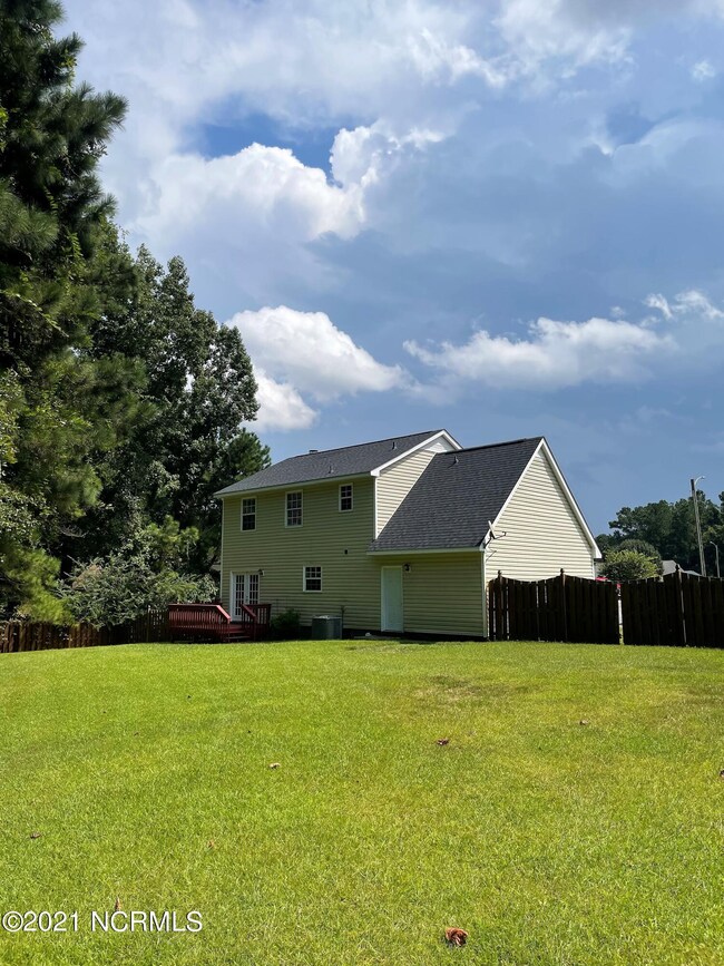 104 W Pebble Ct, Jacksonville, NC 28546 - photo 6