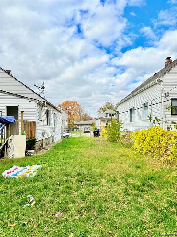 5070 Eldridge St, HamtraMcK, MI 48212 - photo 3