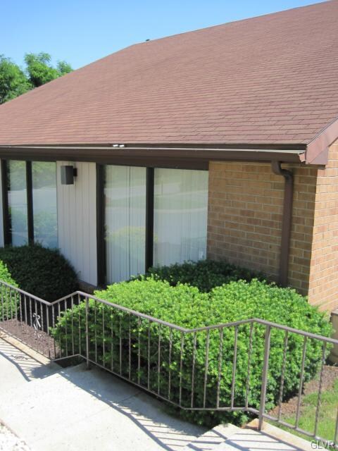 971 Village Round unit J, Allentown, PA 18106 - photo 3