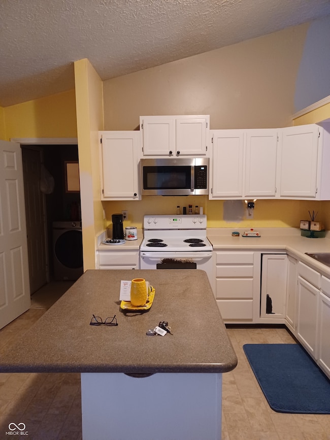 3348 Kristen Ct, Indianapolis, IN 46235 - photo 4