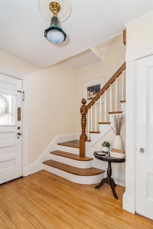 144 Oakland St, Wellesley Hills, MA 02481 - photo 3