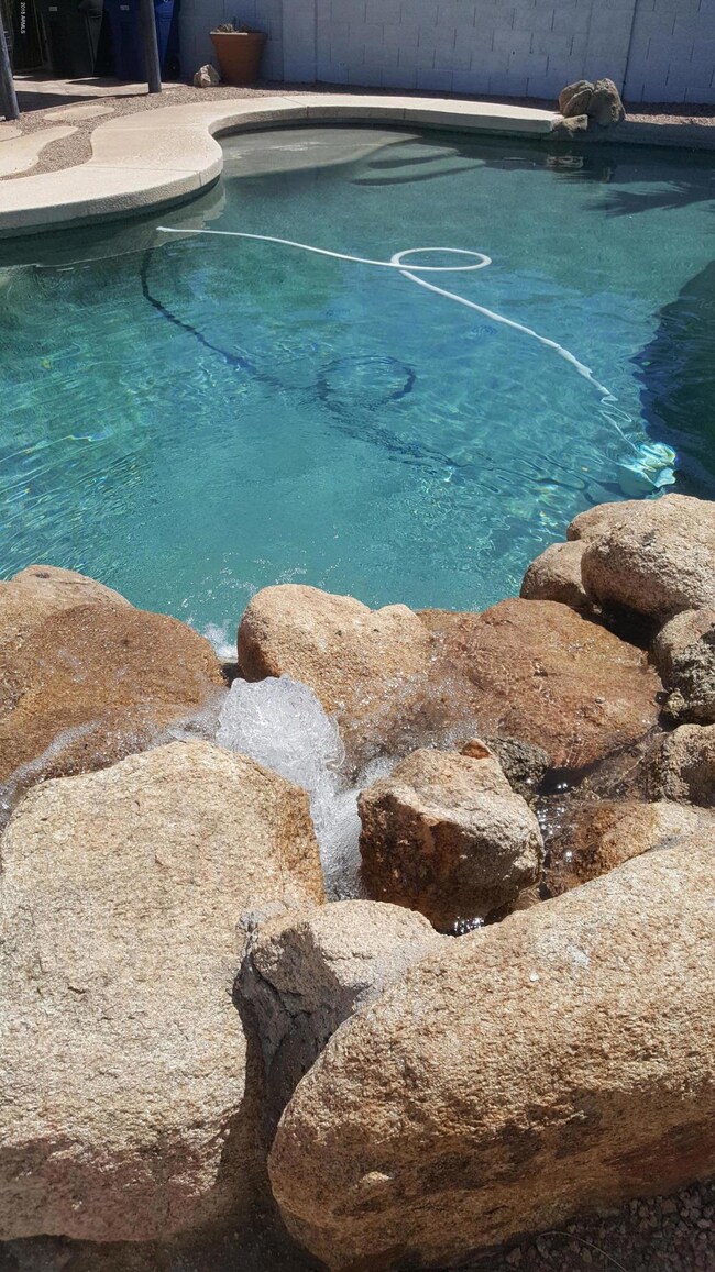 POOL2