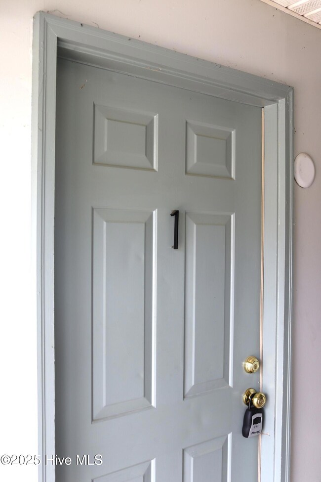 2318 Indian Dr unit B-1, Jacksonville, NC 28546 - photo 2