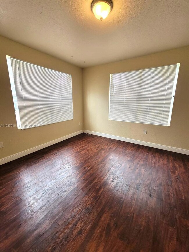 237 NW 10th Ave unit 1, Miami, FL 33128 - photo 4