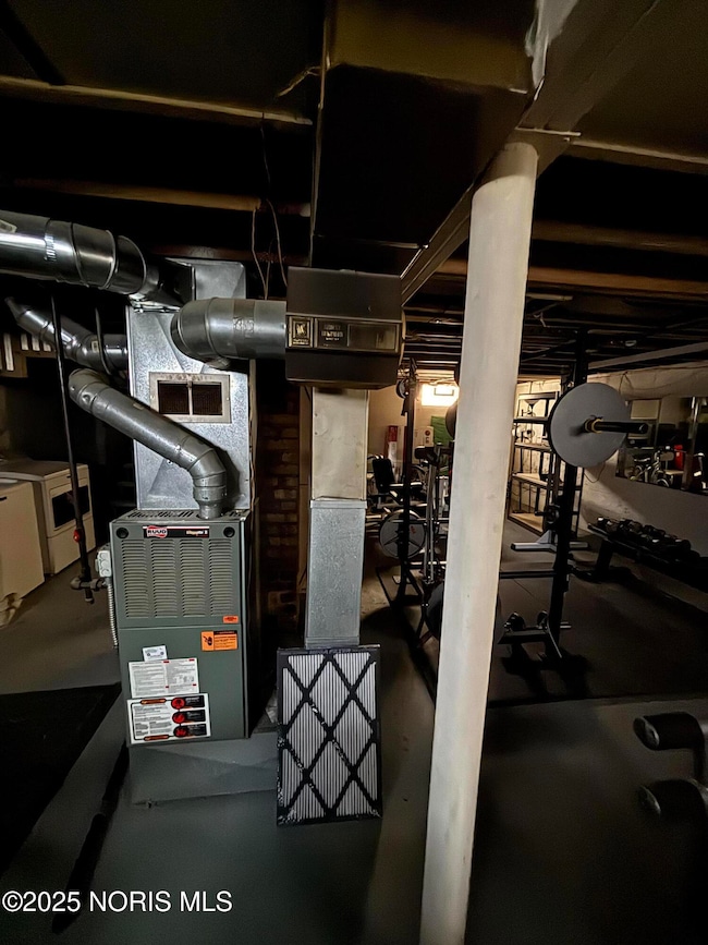 326 Waggoner Blvd, Toledo, OH 43612 - photo 7