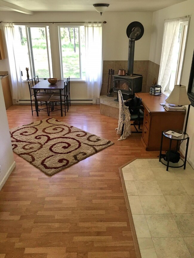 entry to dining area
