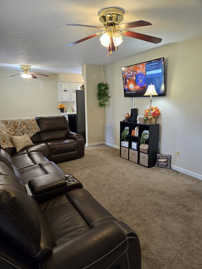 107 Greenland Dr, McMinnville, TN 37110 - photo 6