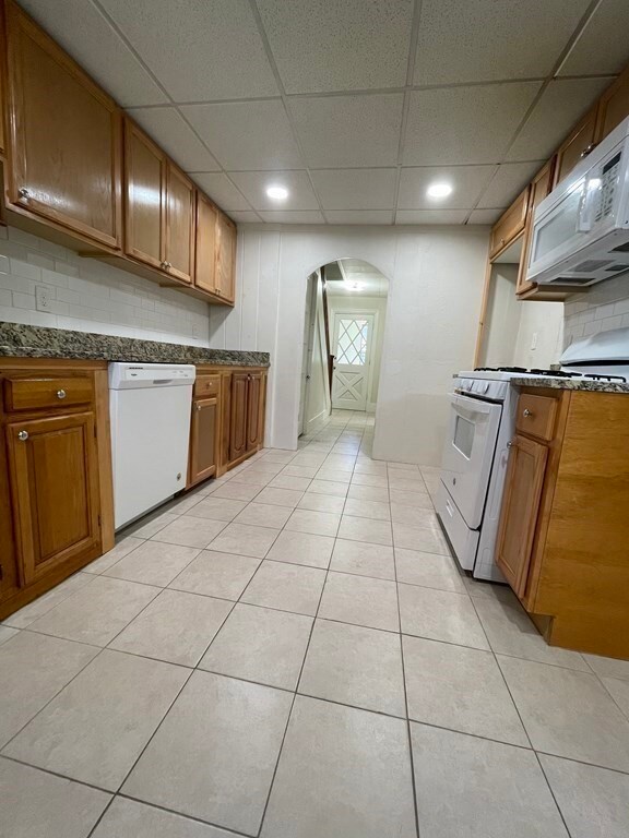 36 Sampson St unit 36, South Grafton, MA 01560 - photo 2