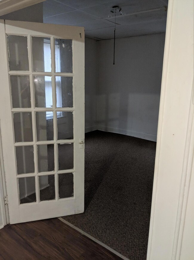 733 W Brower St, Springfield, MO 65802 - photo 5