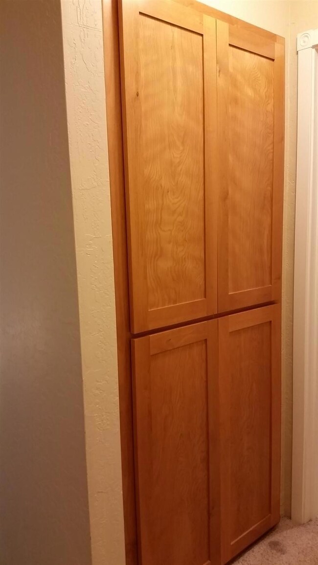 2555 Mistletoe Ct, Central Point, OR 97502 - photo 7