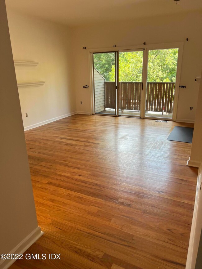 51 Old Kings Hwy unit 2, Old Greenwich, CT 06870 - photo 3