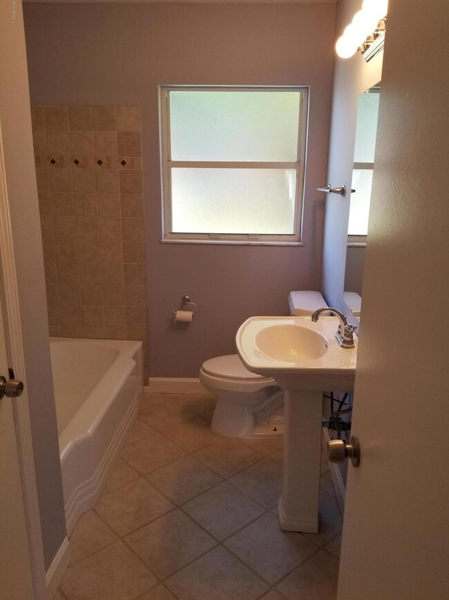 4316 Ish Brant Ct W, Jacksonville, FL 32210 - photo 5