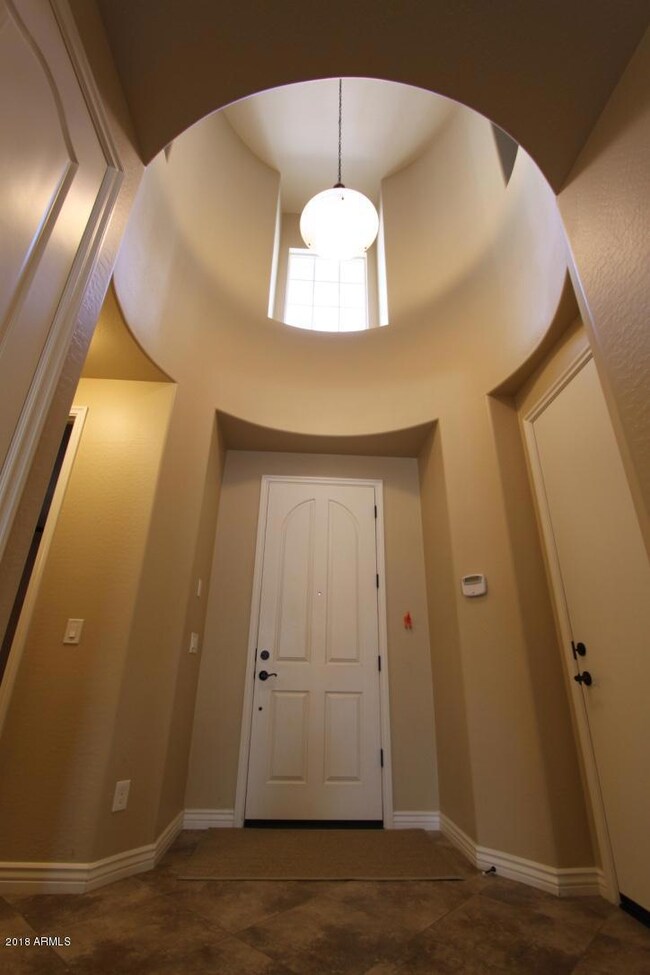 05 Foyer