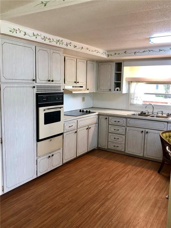 6001 Ridgewood Dr, Zephyrhills, FL 33542 - photo 2