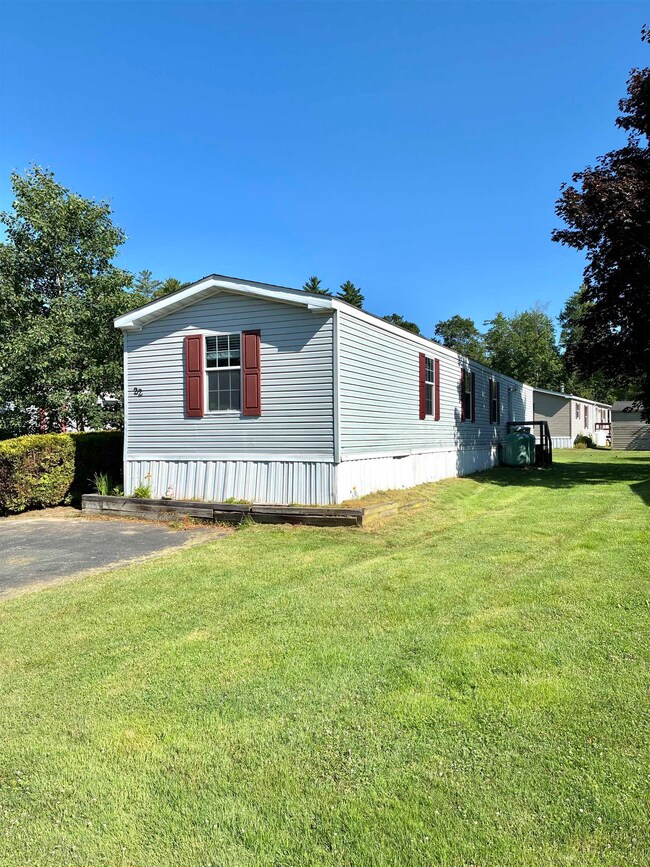 22 Monarch Dr, Concord, NH 03303 - photo 4