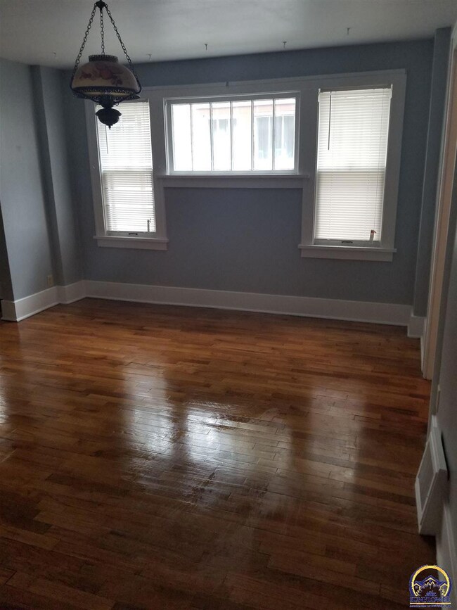 1237 SW High Ave, Topeka, KS 66604 - photo 4