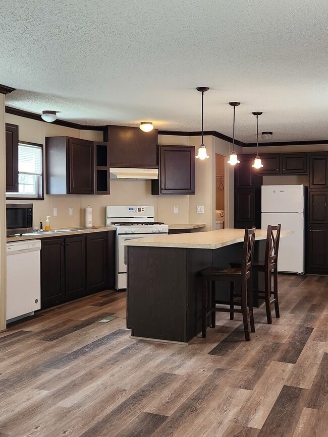 641 W Walnut St unit 41, Oglesby, IL 61348 - photo 4