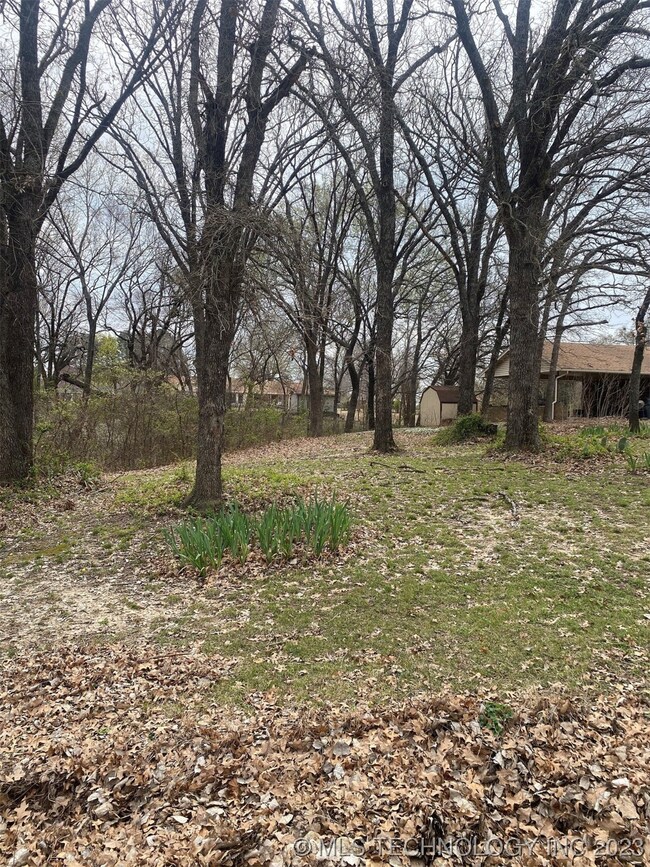 10 Town And Country Cir, Ardmore, OK 73401 - photo 2