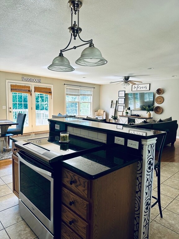 695 West St, Ludlow, MA 01056 - photo 2