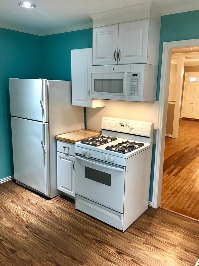 821 E 28th St, Houston, TX 77009 - photo 7