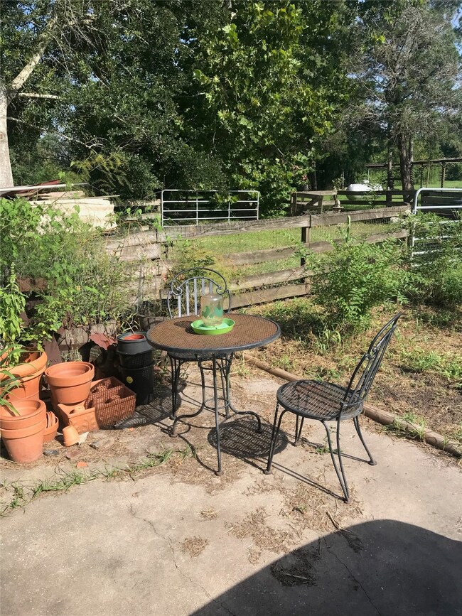 1016 County Road 139, Alvin, TX 77511 - photo 4