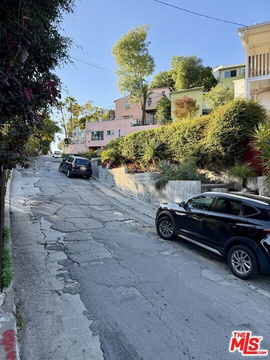 3901 De Longpre Ave, Los Angeles, CA 90027 - photo 7