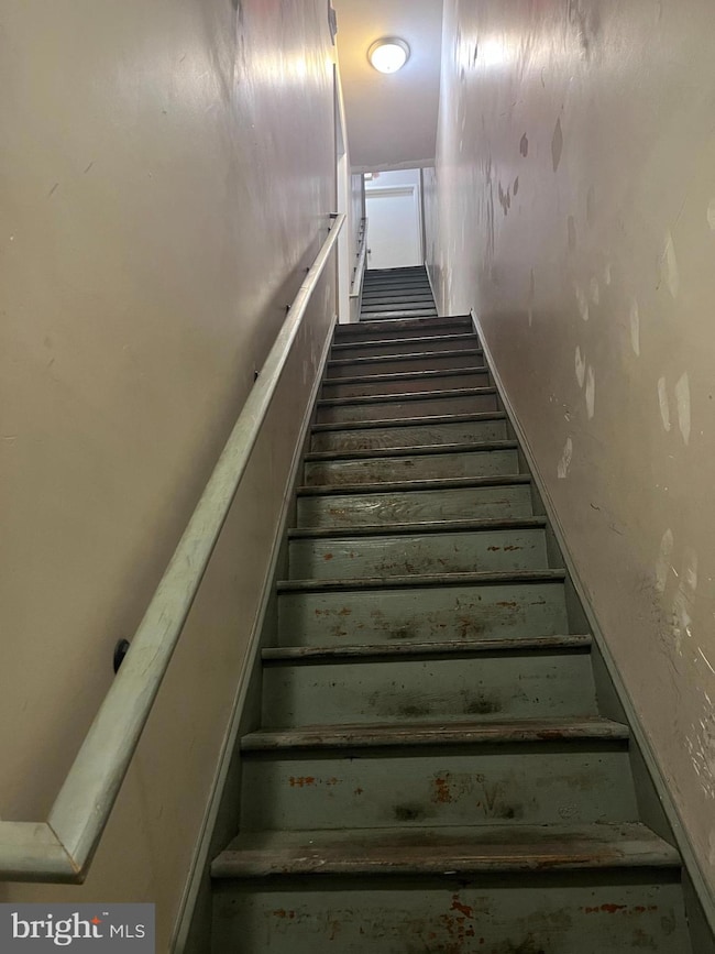 6122 N Broad St unit 3RD FLOOR FRONT, Philadelphia, PA 19141 - photo 3