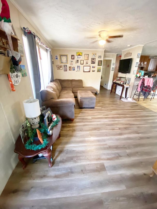 202 Belle Oaks Dr W, Greenwood, SC 29646 - photo 2