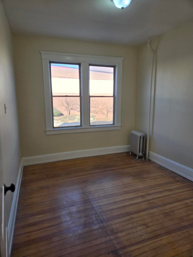 436 Anderson Ave unit 4, Cliffside Park, NJ 07010 - photo 3