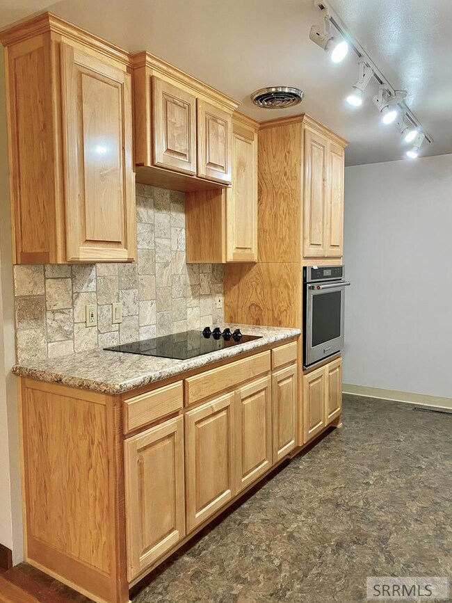 Kitchen - Custom Maple Cabinets